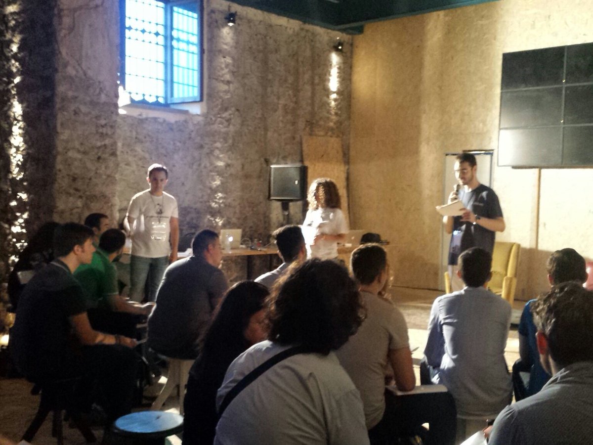 Inizia il momento cruciale di #SWCatania16, la presentazione delle idee in un solo minuto! Una vera sfida per i nostri partecipanti.