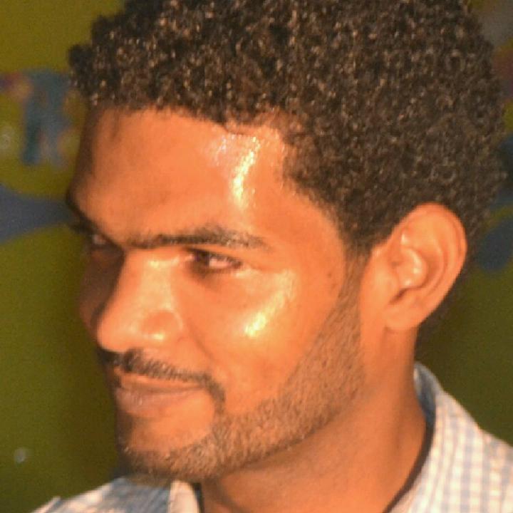 Come hangout with me on #BIGOLIVE. web.live.bigo.sg/2135987757_147…