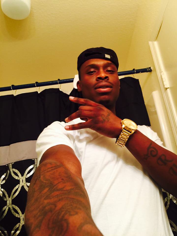 takeoverboii91's tweet photo. Already.....  @RacksOnRacks100 #FreeFreakyFriday . Rip mom! https://t.co/1vMGcO00KH