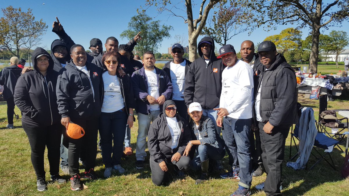 sherifa306's tweet photo. 6928 Dh's fun day out @lic6955 I @AlizdelR @SL_leighton @colt682001 @crix20001 @tagteamque https://t.co/9Ws4hi8DXM
