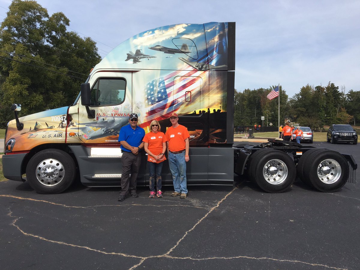 mln5ms's tweet photo. #serviceselfie @schabitat @SCHabitatFH Home Depot and USXpress appreciate and value veterans! https://t.co/WzWhGThdcl