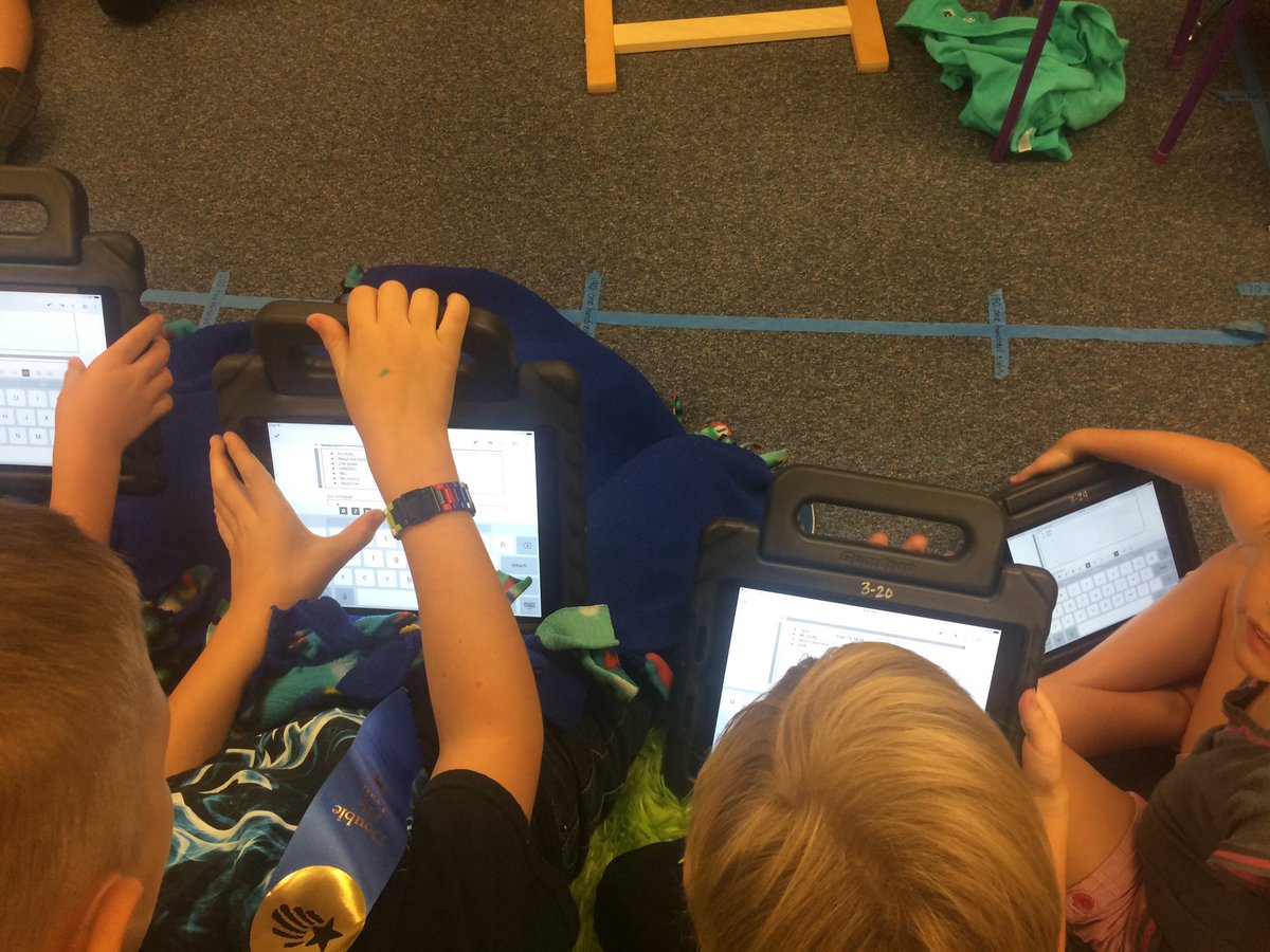 Missus_Em10's tweet photo. Sts are writing their own informational texts using #googledocs #nextgenclassroom #flexibleseating @LabradorsLitter https://t.co/YX9M7KW2W4