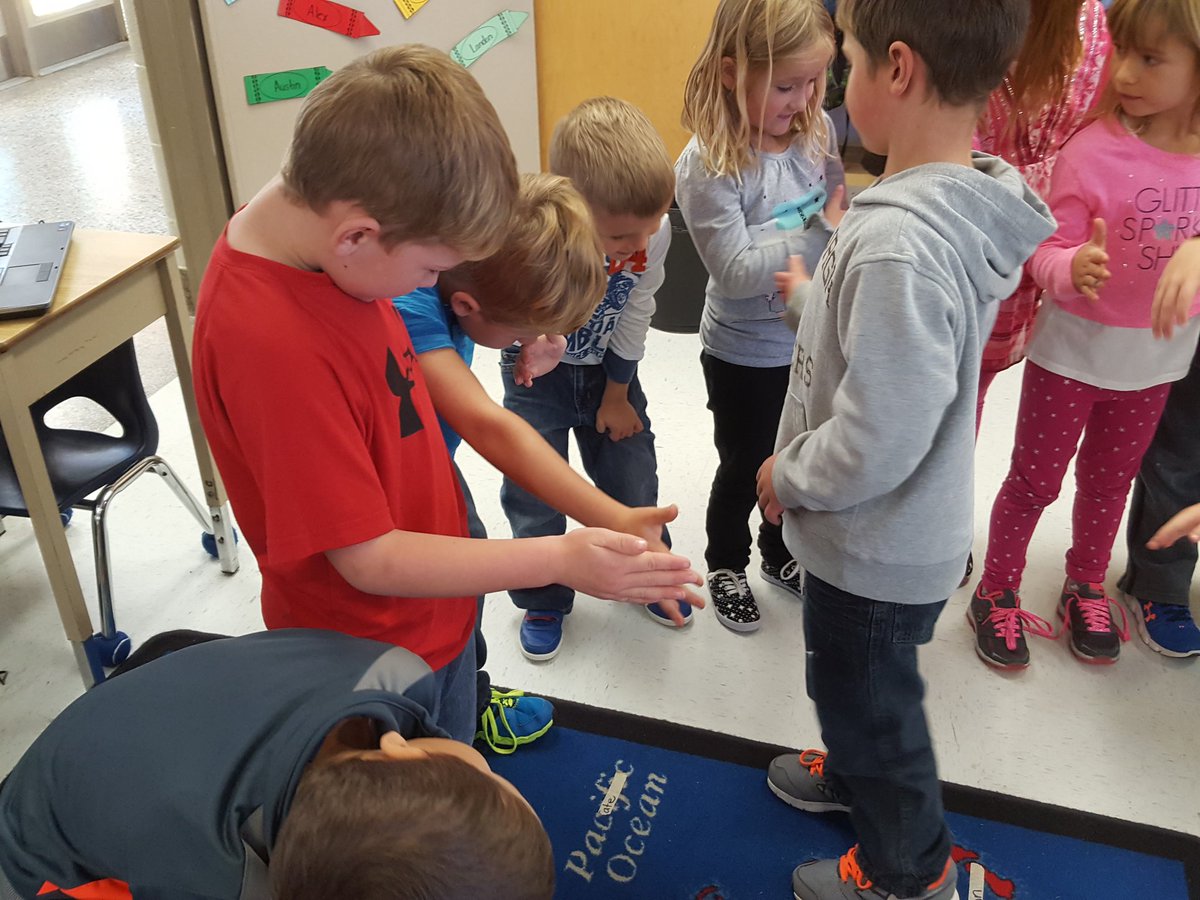 mrs_kerwin's tweet photo. Counting by 5's. #givemeafive https://t.co/U9cEcHufHS