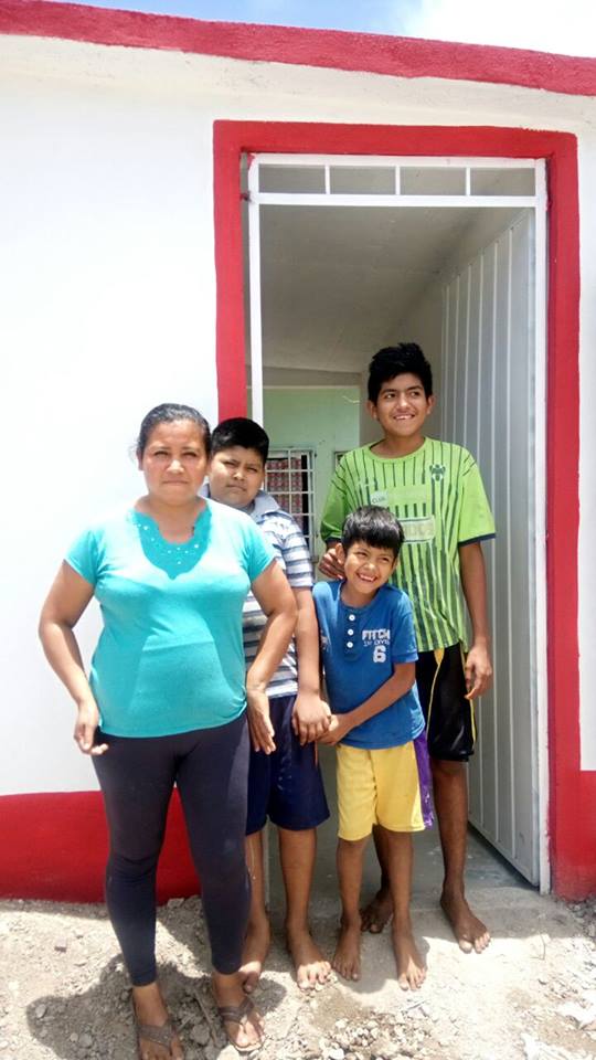 sedatu_guerrero's tweet photo. Hoy los niños de #Guerrero con la estrategia #UnCuartoMàs tienen una mejor calidad de vida.
#TrabajandoDuro
@SEDATU_Mx @Rosario_Robles_ https://t.co/u6MweOlQcK