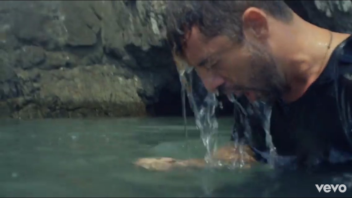 grupodbsureste's tweet photo. HERMOSA!! Tú Almería @davidbisbal #AntesQueNo #AntesQueNoEstreno #AntesQueNoVideo https://t.co/WoPoc9U8nG 😍💦💦❤️💙 https://t.co/fTaq7TWP2B