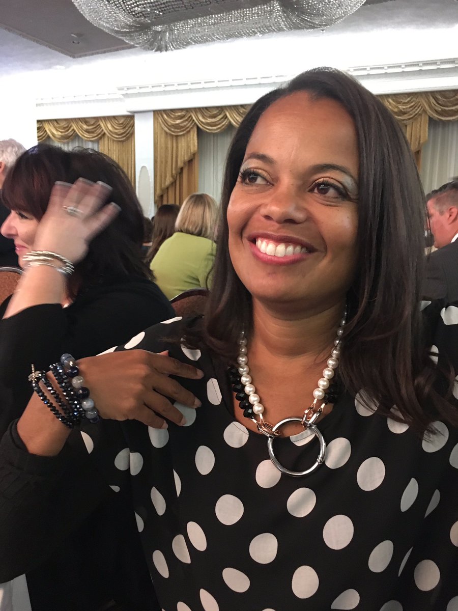 julietdunnjazz's tweet photo. Thx to my dear girlfriends @BeadQueenDesign & #LousjeandBean for making me feel fabulous for #WIBA2016 awards today! https://t.co/5MckmXrIcL