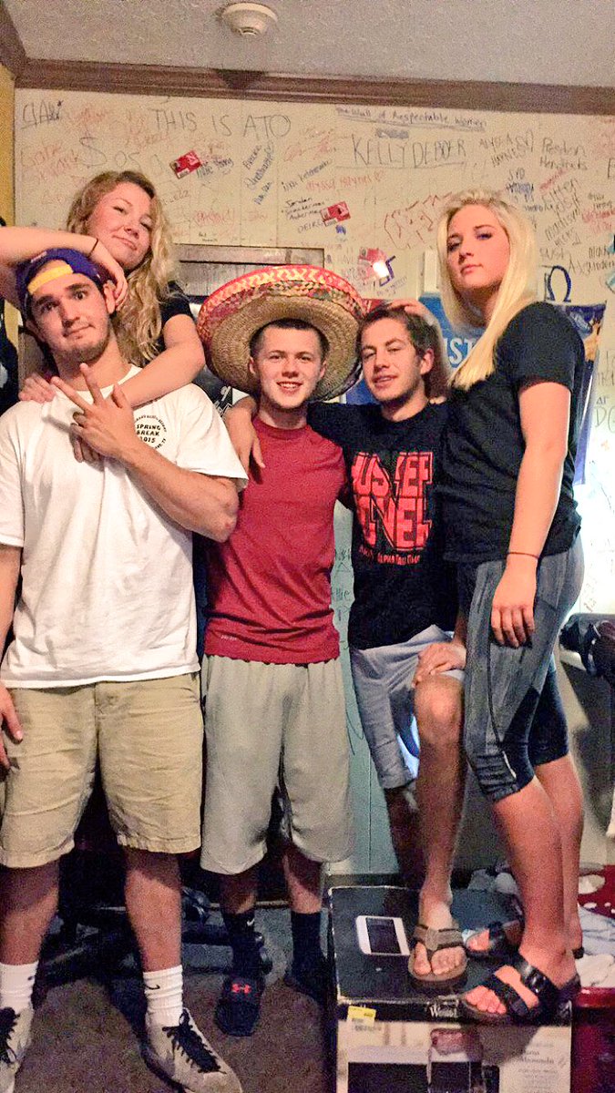 samaramaroo's tweet photo. Happy Birthday Dirty Dan,
Love Pinhead
#103 #primeplace #ATO #JimmyBuffett #103 https://t.co/kdUEwcK7e9