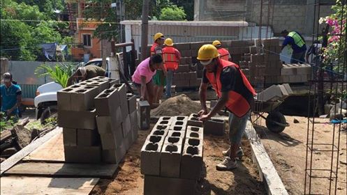 sedatu_guerrero's tweet photo. La construcción de los cuartos adicionales en #Guerrero, reduce el hacinamiento. #TrabajandoDuro #UnCuartoMás 
@SEDATU_Mx @Rosario_Robles_ https://t.co/ABOc4fuzbB