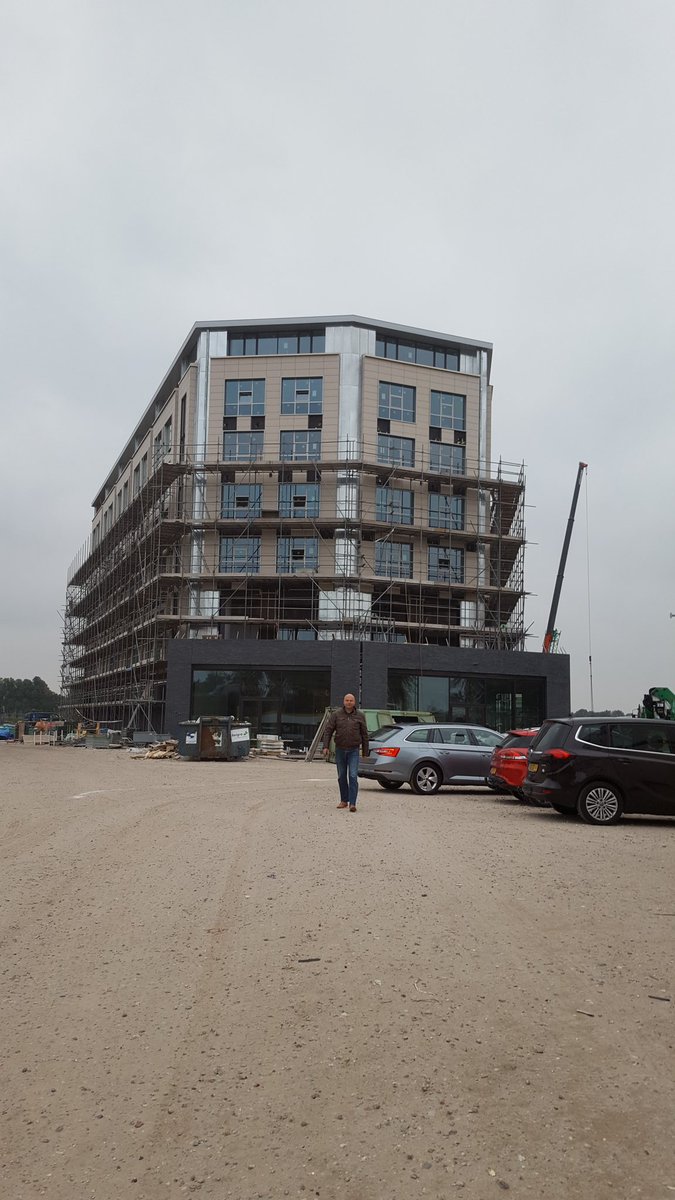 pdewitt2010's tweet image. Raab karcher bij het prachtig project van der Valk. Gebouwd door Rottinghuis.