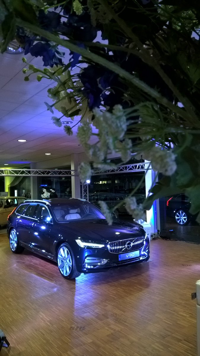 HarrieArendsen's tweet image. Al onze vestigingen vanavond geopend tot 21.00 uur. Kom gerust een kijkje nemen naar de nieuwe #V90 en #S90. #hapje #en #drankje