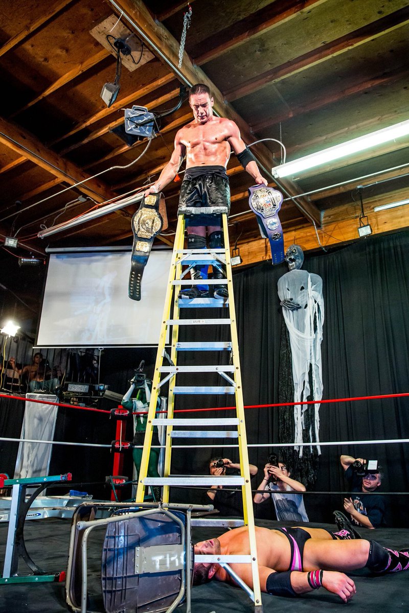 allprowrestling's tweet image. #FBF: #HALLOWEENHELL 2013 was host to perhaps the illest LADDER MATCH in APW HISTORY! @WWEDrakeWuertz vs @DaveDutra apw.eventbrite.com