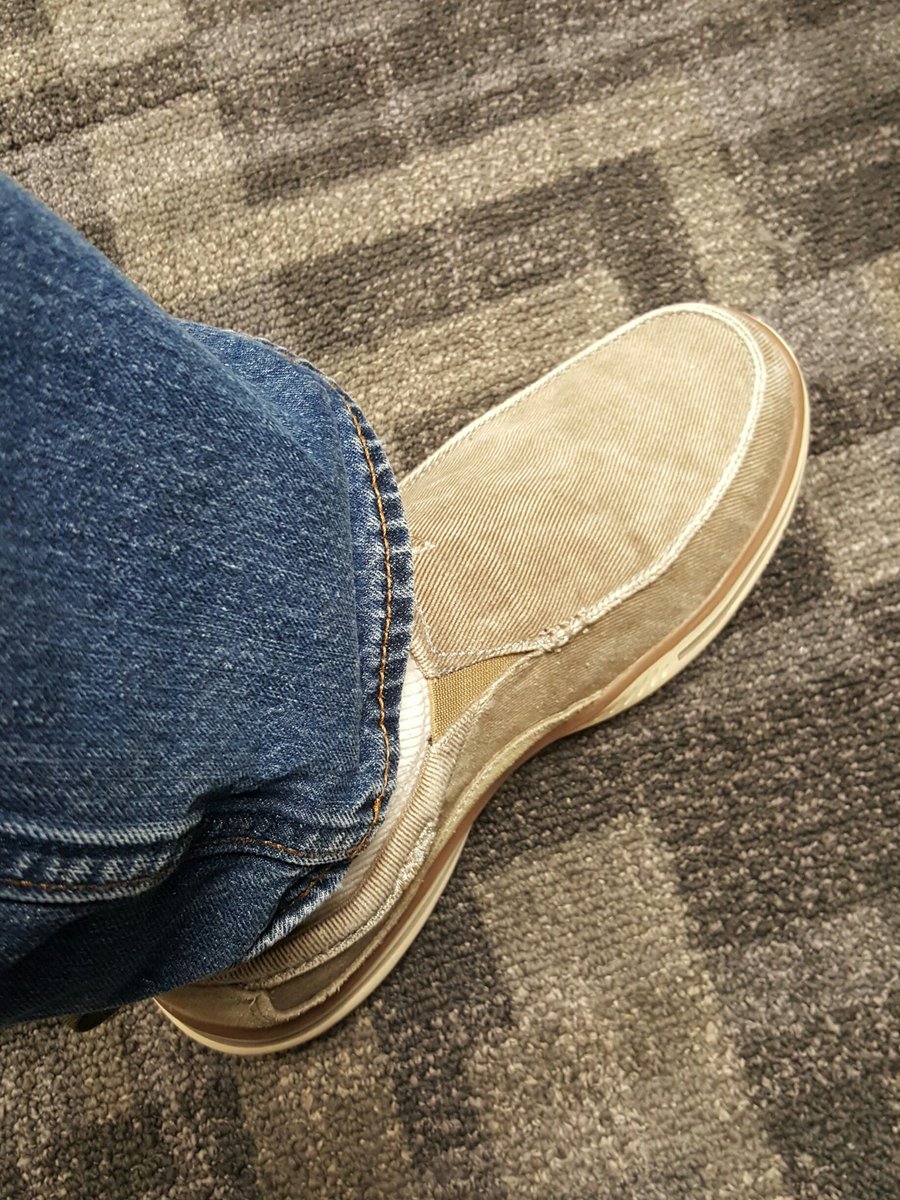 tbmclellan's tweet photo. #FridayFoot https://t.co/DdR8TqmNSY