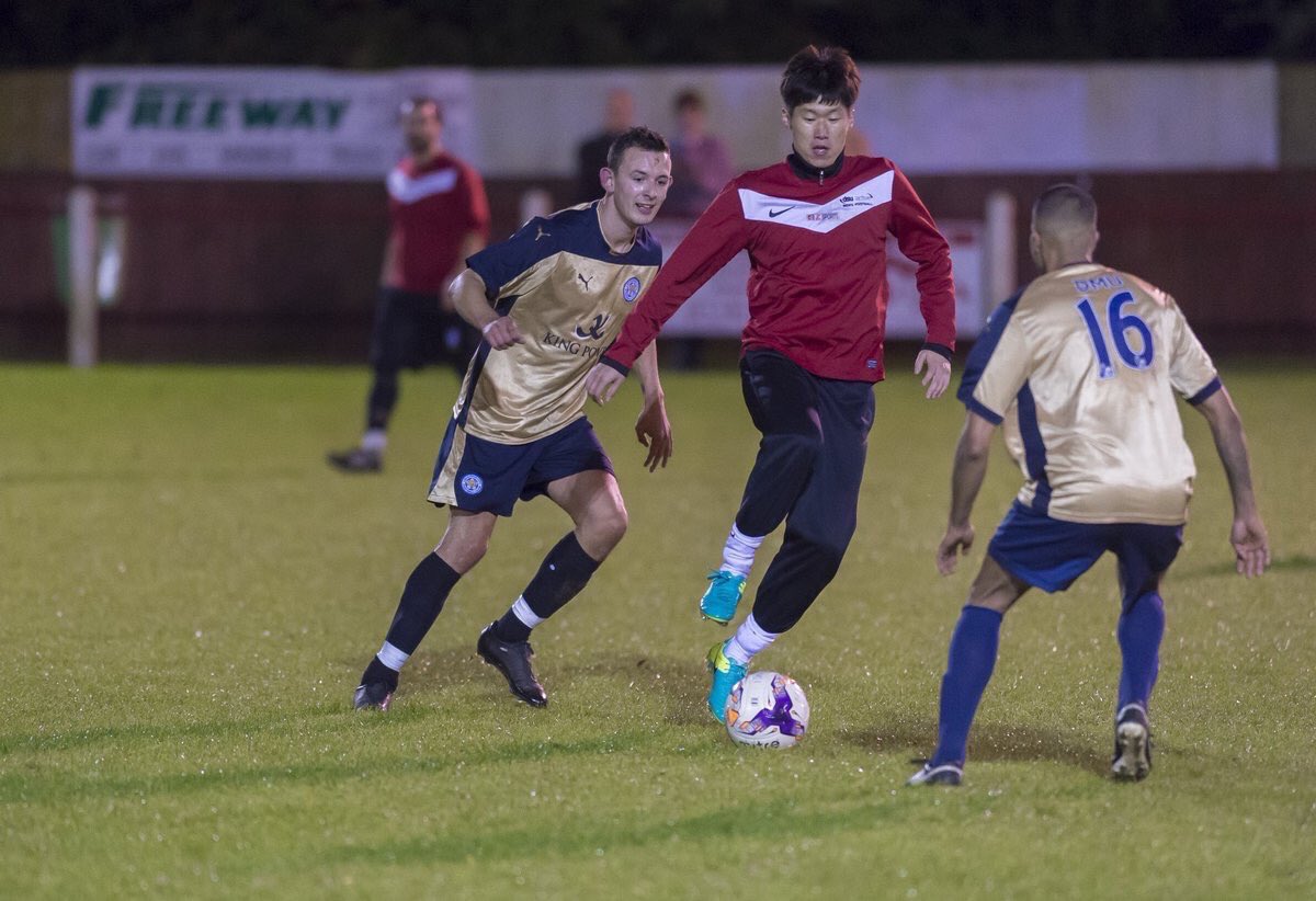 FootbalIhub's tweet photo. Park Ji-sung now studies at De Montford University in Leicester and plays for the student union team. Brilliant! https://t.co/FMyKSqb1Nv
