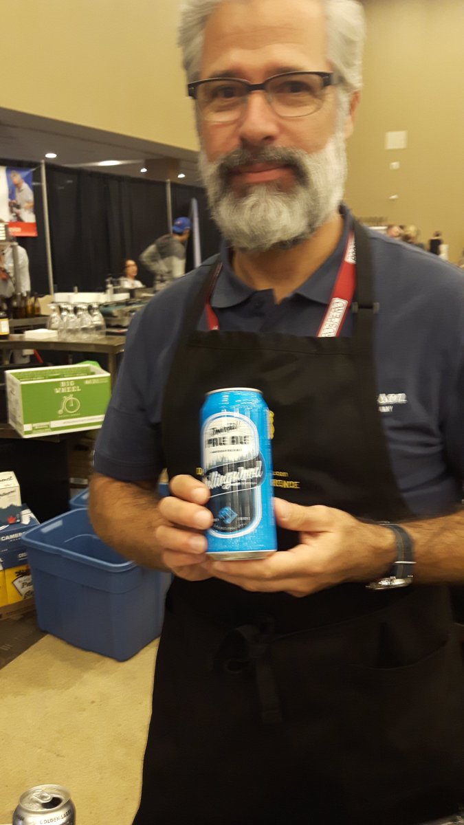 Zenan_Canada's tweet photo. Hey @CollingwoodBeer , tasting very good ! #OCBC16 #craftbeer https://t.co/QLbEhmKXoZ