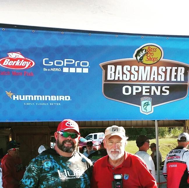 ReelSimpleMan's tweet image. With Bassmaster Hall of fame photographer Gerald Crawford at the Bassmaster Central Open #2 on the Red River!