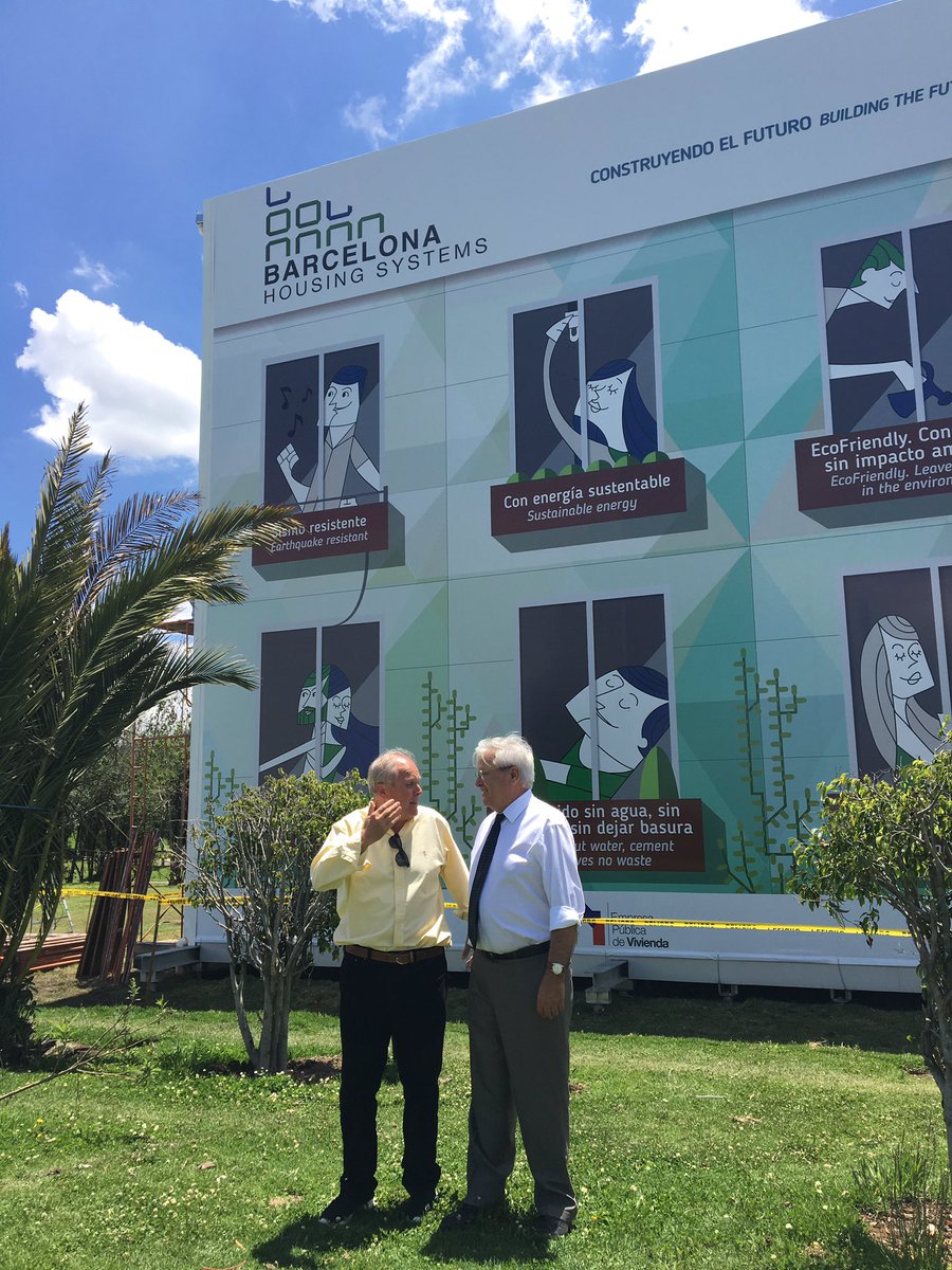 BHS_Housing's tweet photo. Es un honor para @BHSHousing recibir a @Joanclos en el #greenbuilding en el Parque Itchimbía en Quito @Habitat3UN @epvivienda @ https://t.co/GVSEga5god