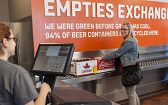 TheBeerStoreON's tweet photo. Empty wallet? Return some empties and we can help with your cash flow! #BagItBack #wastereductionweek https://t.co/SdzLTkhLSP
