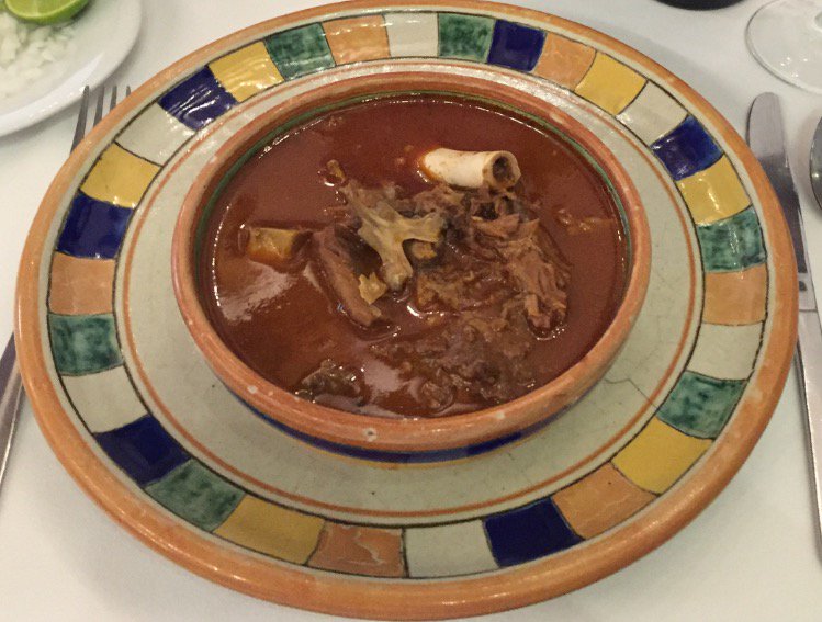 Temporada de MOLE DE CADERAS y CADERAS AL AJILLO! Reservaciones: (222) 232.00.32 ext. 406 Los esperamos!!