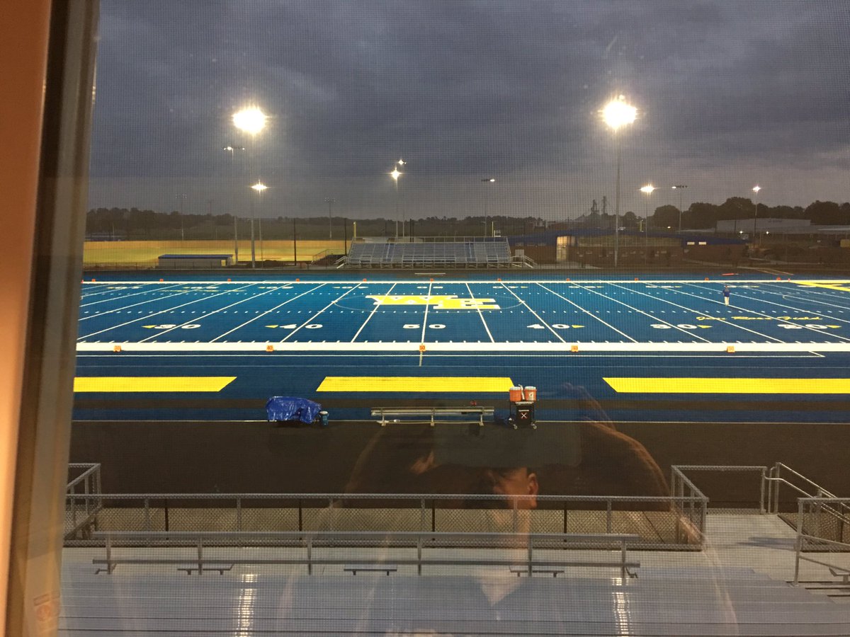 mcompton428's tweet image. You are looking live at Boise State Univ.... errrr Warren East High School, where the new football stadium opens tonight. Updates @bgpreps