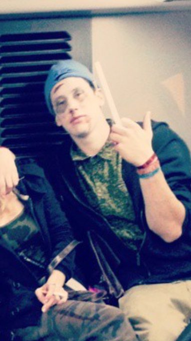 Getting ready for zombie pub crawl tomorrow wit jaylap Bish ass 😔 https://t.co/8MFpQLuwcD