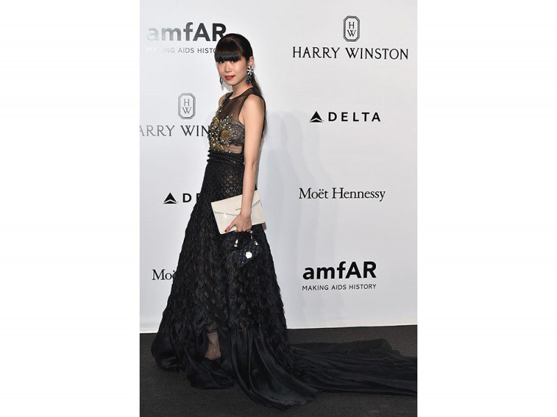 KONKSTYLE's tweet photo. #LeafGreener worn #AlbertaFerretti silk gown for #amfAr #gala #MFW16.Excellent choice! #fashioninspiration #celebs #fashion #reporter #style https://t.co/15wbPMX4K0