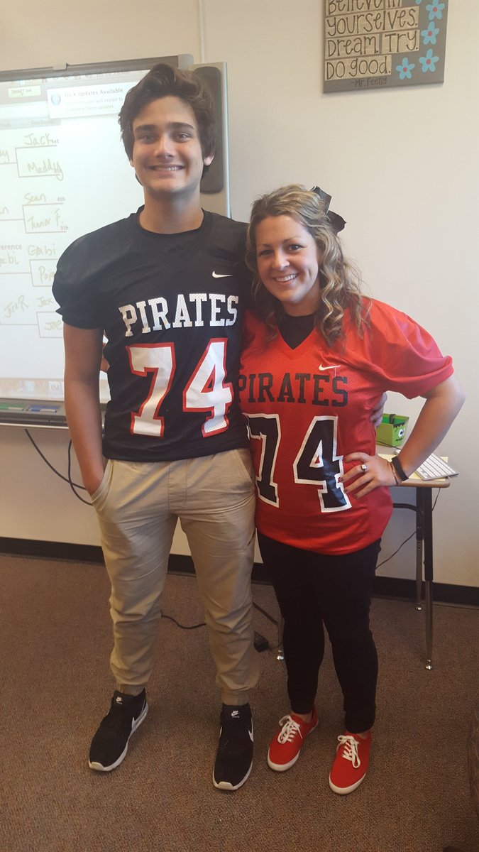BeegsKt's tweet photo. Proud to wear #74! Go Pirates! ☺ https://t.co/I5hTD3wCSD