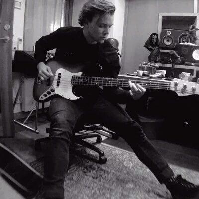 Ashton (@pcrfectillusicn) on Twitter photo 