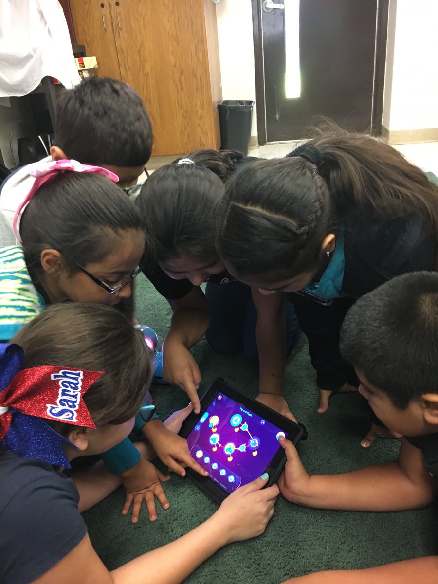 PamGarrettHCISD's tweet photo. Amazing! We love our Dash and Dot Robots. #makewonder #goodtime #learningthatcounts https://t.co/obyiC3PiAH