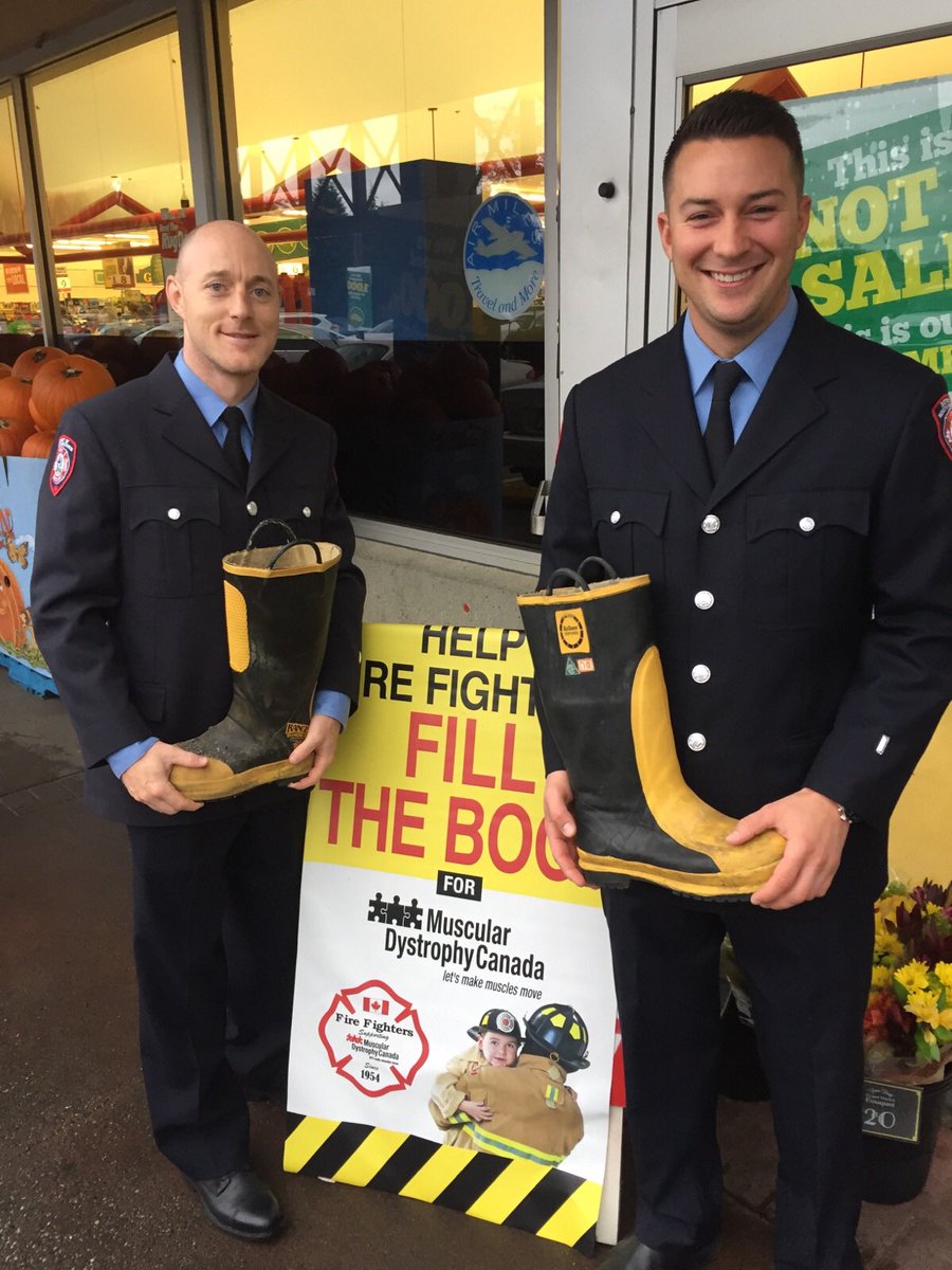 DNorthVanFire's tweet photo. Firefighters are out in #northvan volunteering their time to raise $ for muscular dystrophy. Stop by and help a worthy cause! https://t.co/rQoZQdX7qB