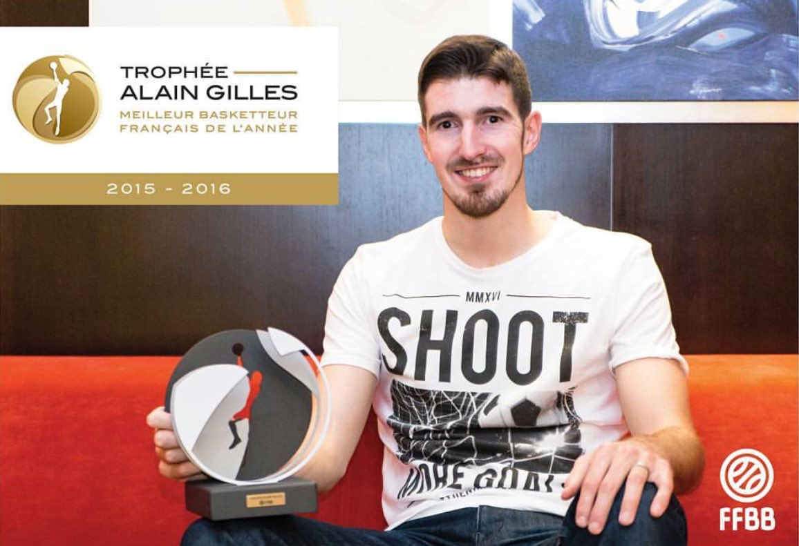 Nando De Colo Fransa'da üst üste 2 yıl Yılın oyuncusu seçilerek Alain Gilles ödülünü aldı. Tebrikler <a href="/NandoDeColo/">Nando De Colo</a> :)