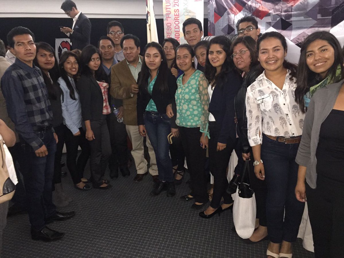 SindihuiMora's tweet photo. Congreso "Futuros Emprendedores" Canacintra Oaxaca 2016 #Utvco #DE702 #Negocios https://t.co/Sv2BQQbeqO