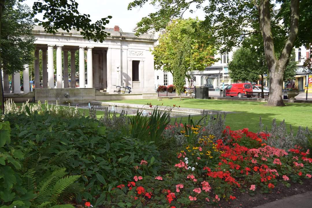 SouthportBID's tweet photo. Southport is gold award winning! We have won Best Seaside Town 2016 in Britain in Bloom! Proud of all involved! #southport @visitsouthport https://t.co/HPbh8x7AzP