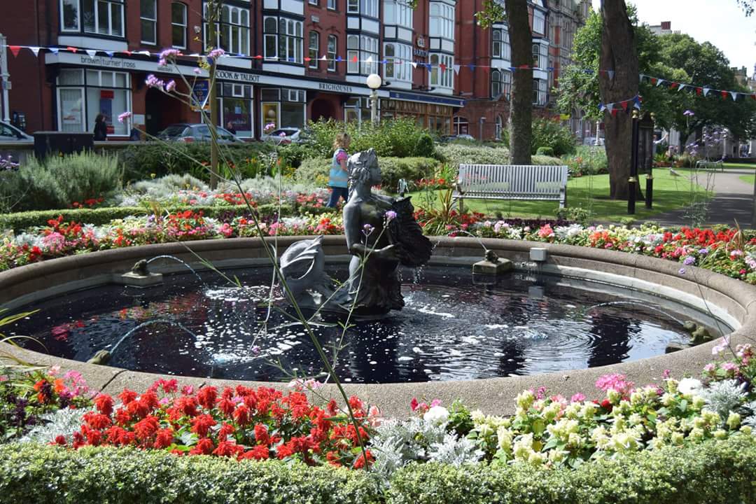 Southport is gold award winning! We have won Best Seaside Town 2016 in Britain in Bloom! Proud of all involved! #southport <a href="/visitsouthport/">Visit Southport</a>
