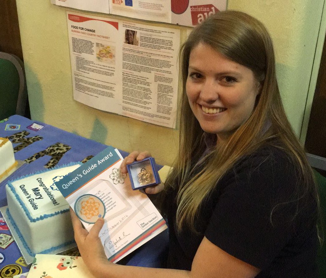 GirlguidingShef's tweet image. Hugely privileged to announce that our County Commissioner tonight presented a #QueensGuide Award to Mary, of 91st Sheffield Brownies 👏🏻 💫