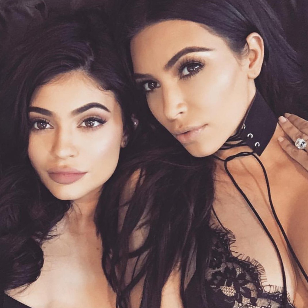 baublesngems's tweet photo. Get the #Kardashian #look with our new #LaceUp #choker we're #obsessed #TGIF https://t.co/6Yx7eIgdrd
