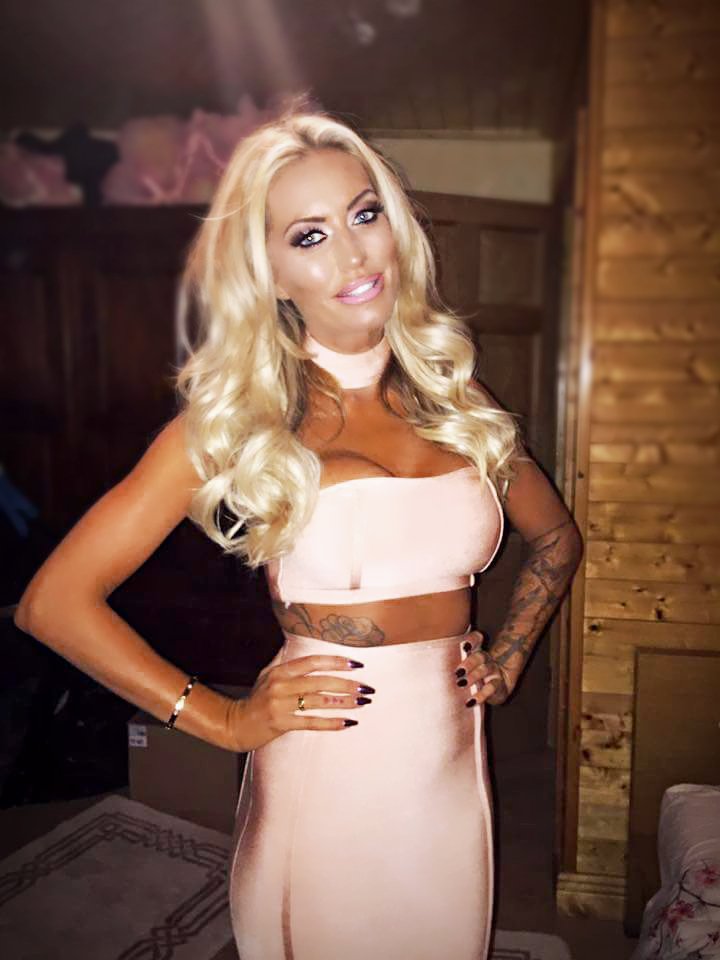 Rubystarrs's tweet photo. How absolutely Smoken Hot is @charlielougirlx 😍👌💋💋💋🍹🍸🍾 #beautiful @bbuk #bbcharlie #hot https://t.co/y2CFdQtfRj