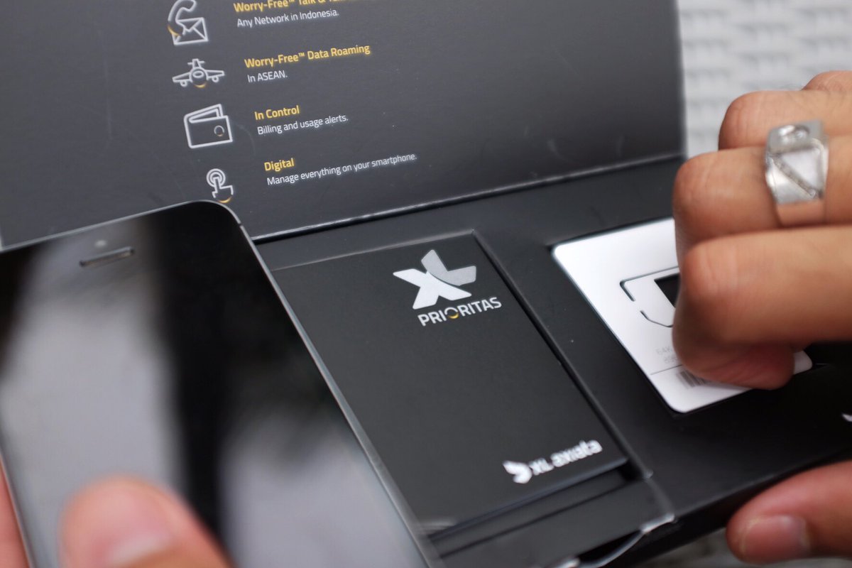 fajarsatria's tweet photo. Kestabilan koneksi internet di Indonesia, membuat komunikasi tak terganggu dengan orang terdekat #BetterInBlack #xlPrioritas @XLPrioritas https://t.co/9CiE9iED2u