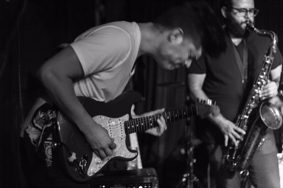 Their_Wedding's tweet photo. When you're feeling it 😎 #theirwedding #indiepop #electronic #TWxLA 📷: @jayrcalixto https://t.co/rrCPmoiwoy