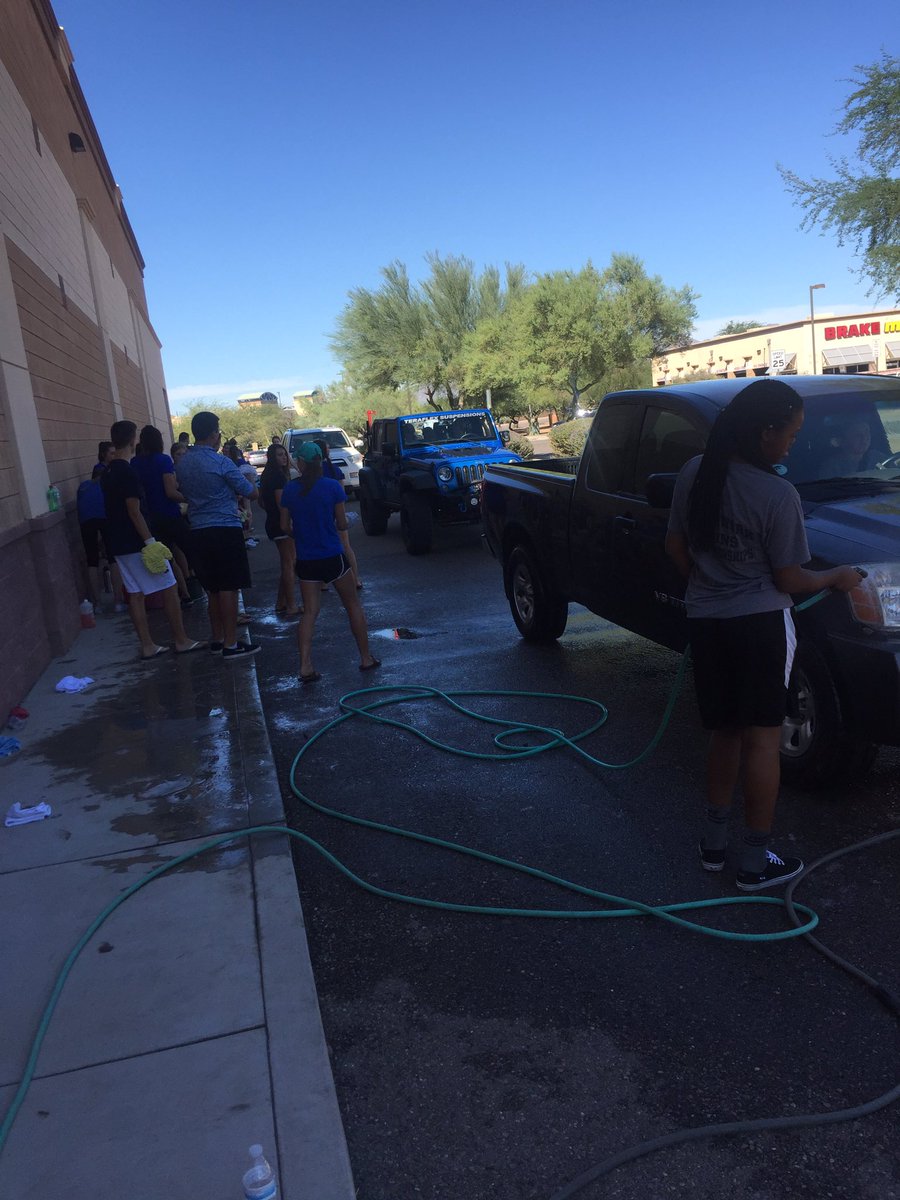 marana_vb's tweet photo. 30 minutes to come &amp; get your car washed to come support the Leavens!!! thank you to everyone whose already come out! 💙💛 https://t.co/tBQZcFIcz6