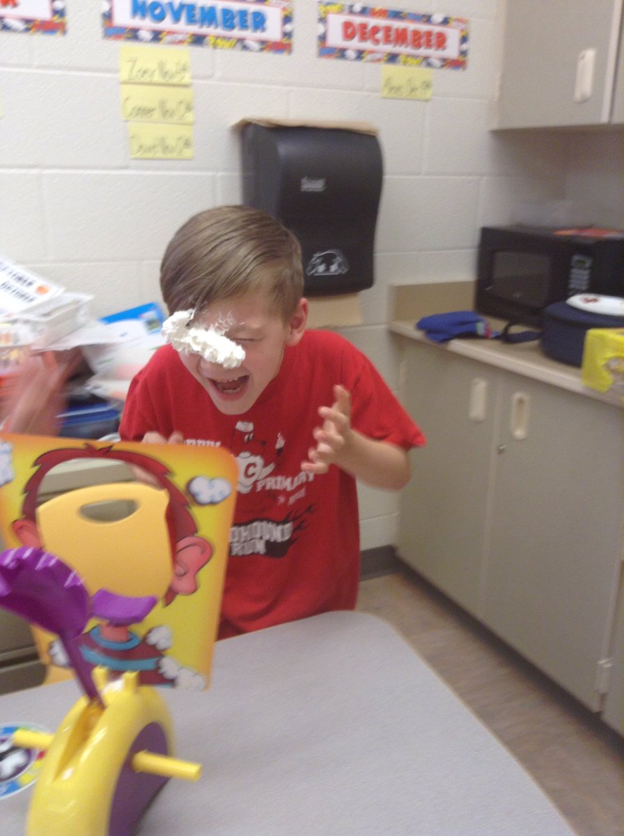 CPSredhounds's tweet photo. Super fun in Mrs. Willis' class! Game day! Bam! https://t.co/ZRbhq27jTv