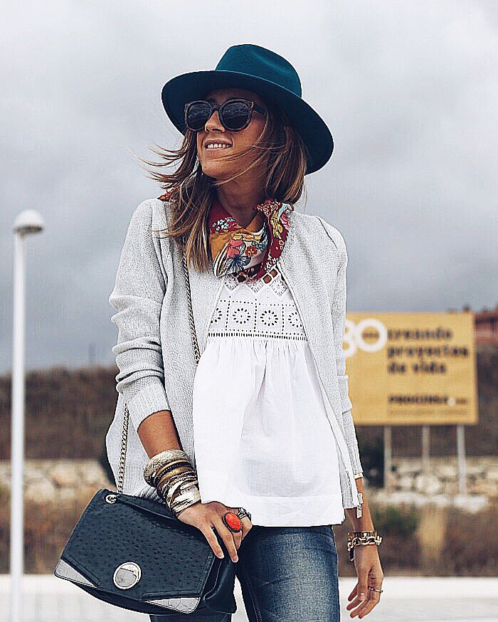 lookandchic's tweet photo. #goodnight 💥😘
#buenasnoches #ootd #blogger #moda #style #fashionladies #tendencias #BlogsModa #BlogModa #fashion #FelizFinde https://t.co/21DkKAp7WX