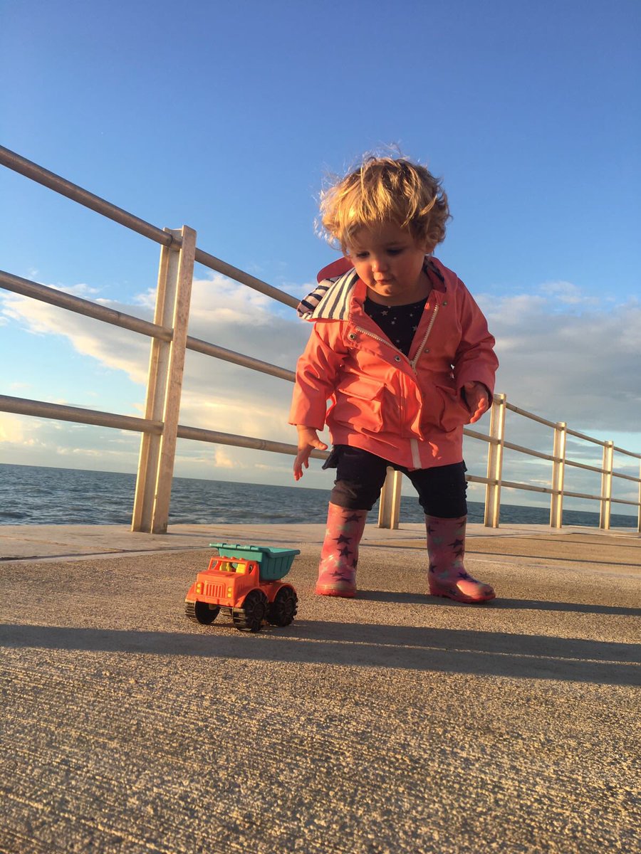 Si Stuart Roser (@eyesfrontsi) on Twitter photo 