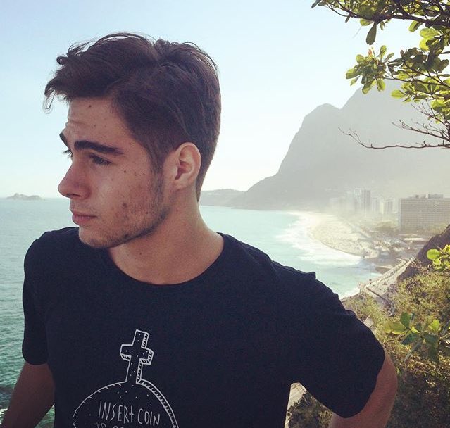 copycatwx's tweet image. mudaram as estações nada mudou.. 💭💙