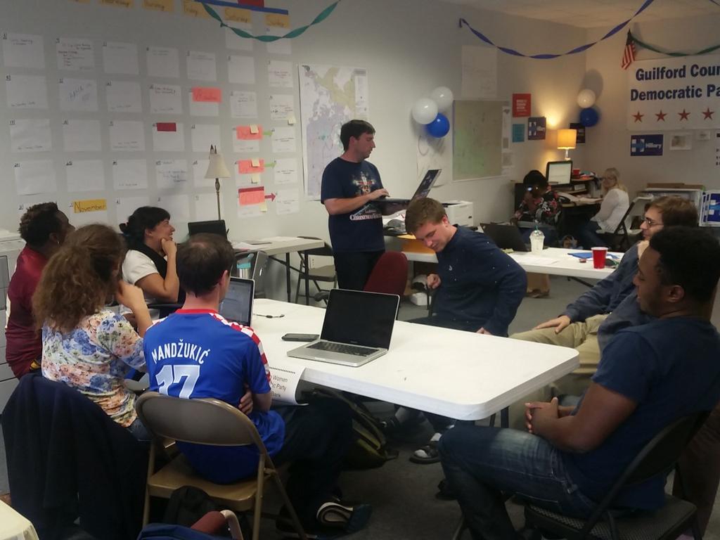 DangeloNCblue's tweet image. In region training for canvass launch led by the masterful @ncpolfrisbie #TurnNCBlue #10acious