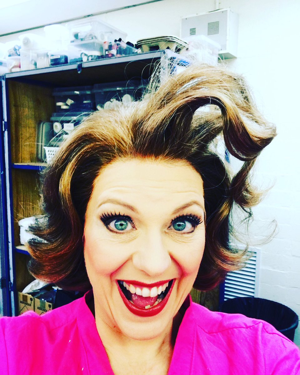 jacquidark's tweet photo. There's Something About Fricka ...
@OperaAustralia #ringcycle #backstage #makeup #hair #oaringcycle #ringcycle2016 #singinglife #opera https://t.co/epmyxjq5xG