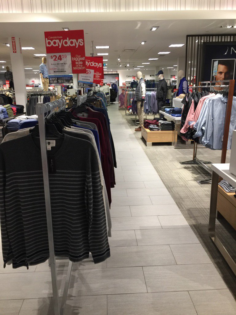 pwheatle's tweet image. #HudsonBay this is not accessible All aisles filled with racks and sharp cornered tables. Folks in wheelchairs shop 2