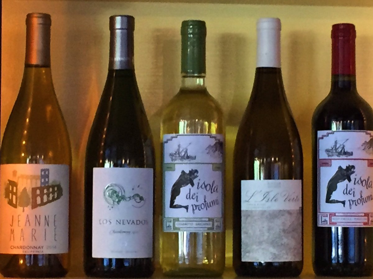 BedfordHill's tweet photo. #eow #wine #drink #tonight, #BedStuy &amp; #ClintonHill, #Brooklyn? #yes. We're here til 7. https://t.co/dZ9PWv0F38
