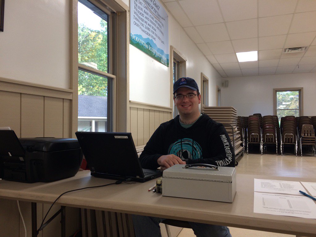 ajapeu2's tweet photo. Assoc. Lodge Adviser Joe D. is ready for you! Check in begins at 6 PM. #FFW16 https://t.co/DpavZcesQo