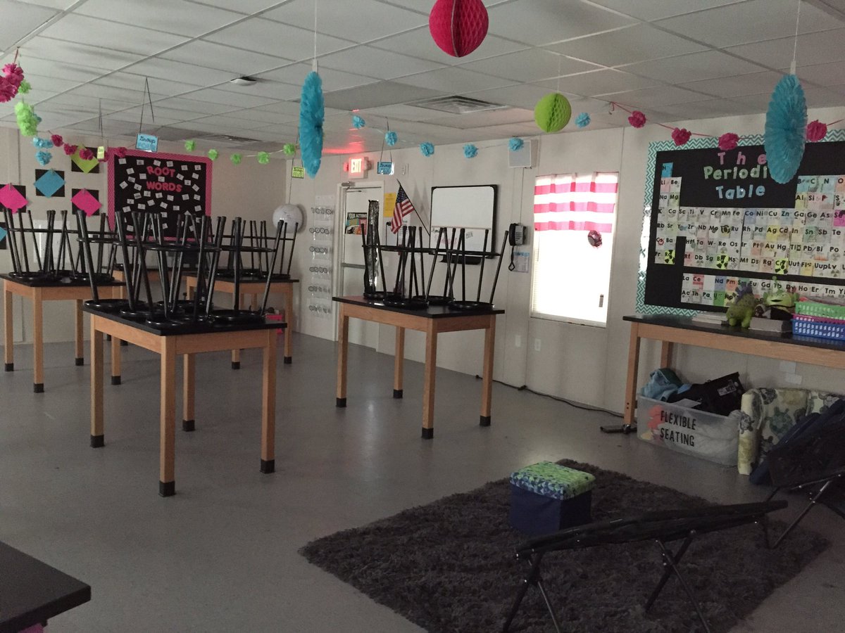 IHeartScience2's tweet photo. Two days of teacher planning=my room is FINALLY clean again! #scienceteacher #classroomorganization #classroomdecorations https://t.co/Iv4ZmDIERm