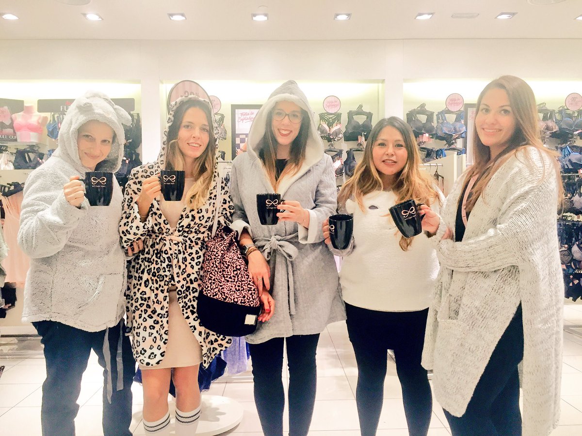 Reto W.C.S.Conseguido !💪🏻Muchísimas gracias <a href="/Hunkemoller/">Hunkemöller</a> , nos encantan nuestras ☕️ estamos muy contentas! <a href="/cantor_monica/">Mónica Cantor</a> #hkmloveshershero